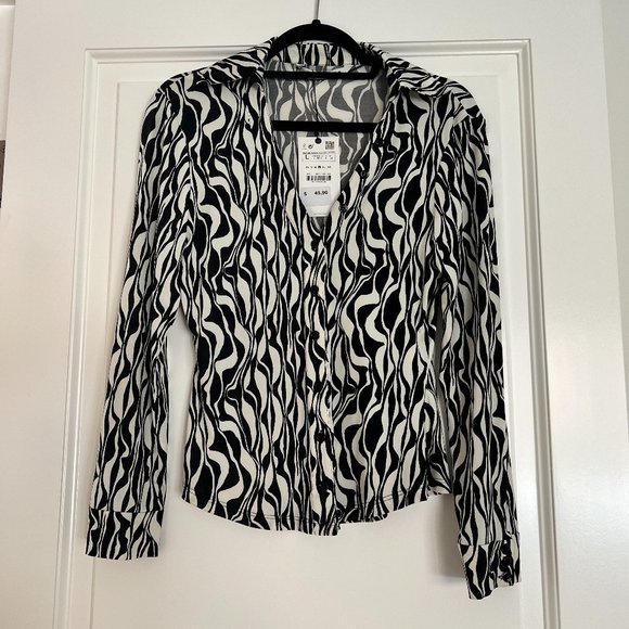 Zara Tops - Zara Black + White Print Stretchy Button Down Shirt